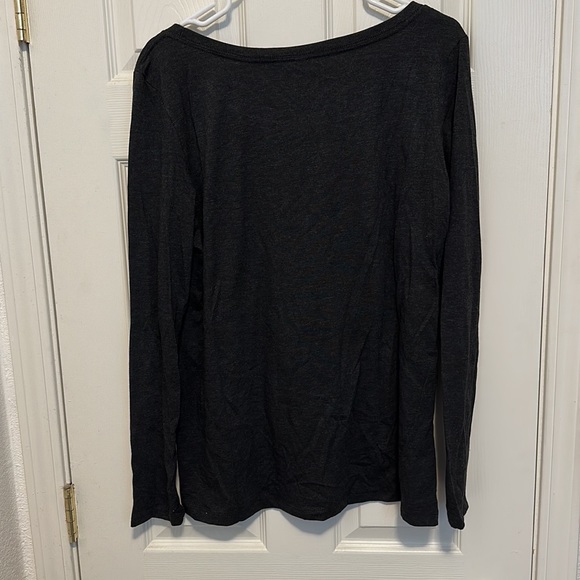 🍀 NWOT I drink and I know things long sleeve tee - Picture 4 of 4